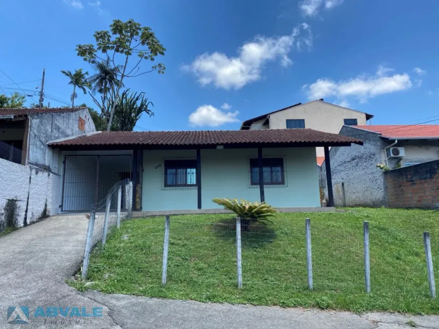 Foto 1 de Casa com 2 Quartos para alugar, 80m² em Velha Central, Blumenau