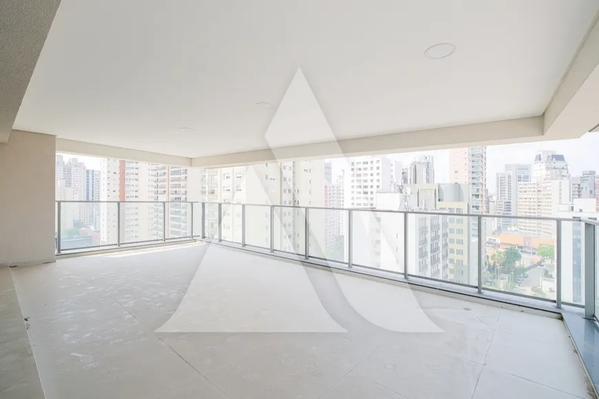 Foto 1 de Apartamento com 4 Quartos à venda, 255m² em Itaim Bibi, São Paulo