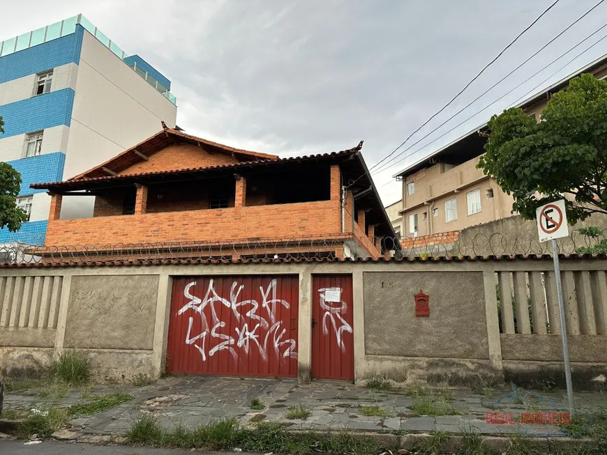 Foto 1 de Casa com 3 Quartos para alugar, 153m² em Rio Branco, Belo Horizonte
