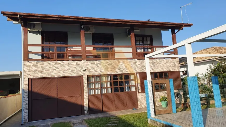 Foto 1 de Casa com 3 Quartos à venda, 360m² em Pinguirito, Garopaba