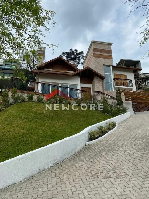 Foto 1 de Casa de Condomínio com 4 Quartos à venda, 300m² em Bavária, Gramado