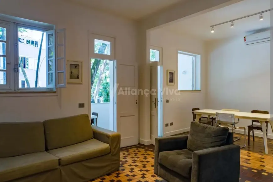 Foto 1 de Apartamento com 2 Quartos à venda, 54m² em Ipanema, Rio de Janeiro