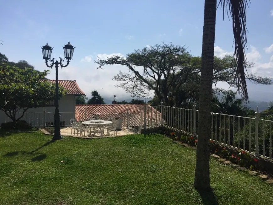 Foto 1 de Casa com 4 Quartos à venda, 266m² em Samambaia, Petrópolis