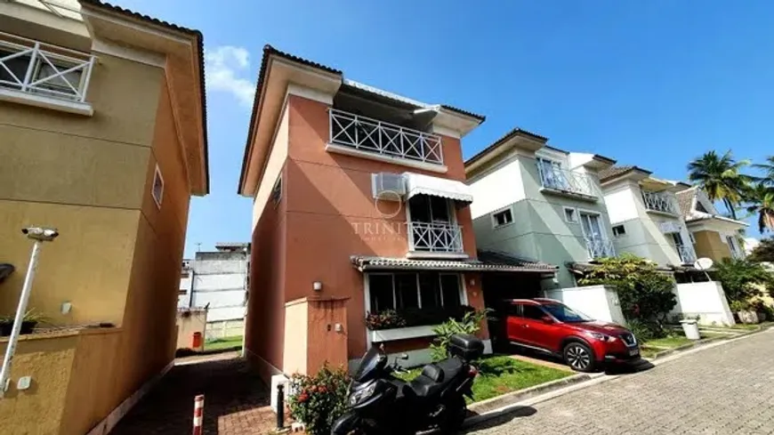 Foto 1 de Casa de Condomínio com 3 Quartos à venda, 193m² em Recreio Dos Bandeirantes, Rio de Janeiro