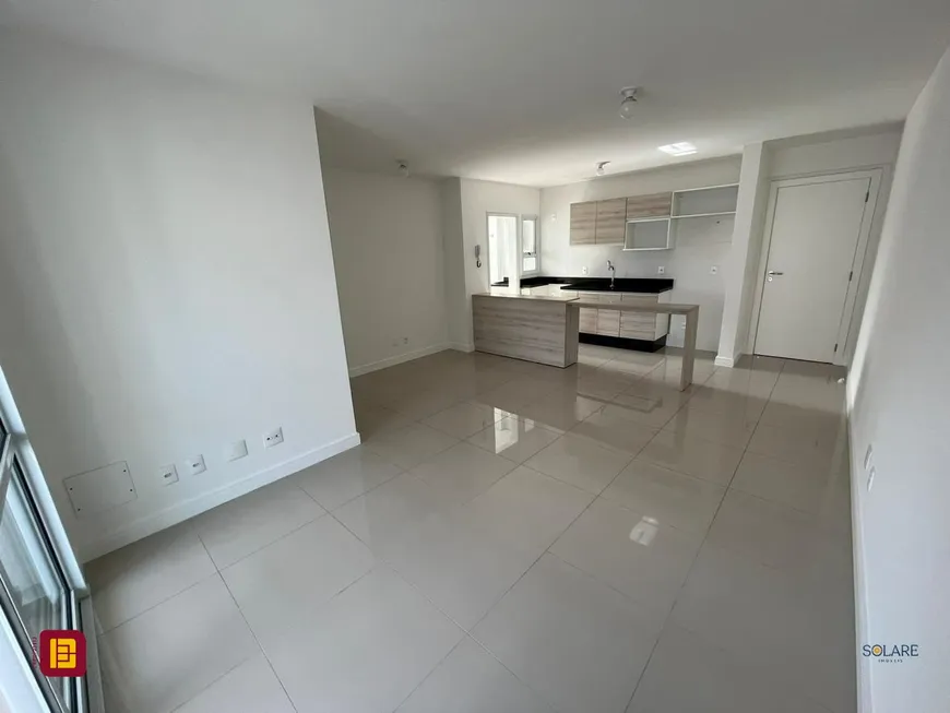 Foto 1 de Apartamento com 2 Quartos à venda, 72m² em Pantanal, Florianópolis