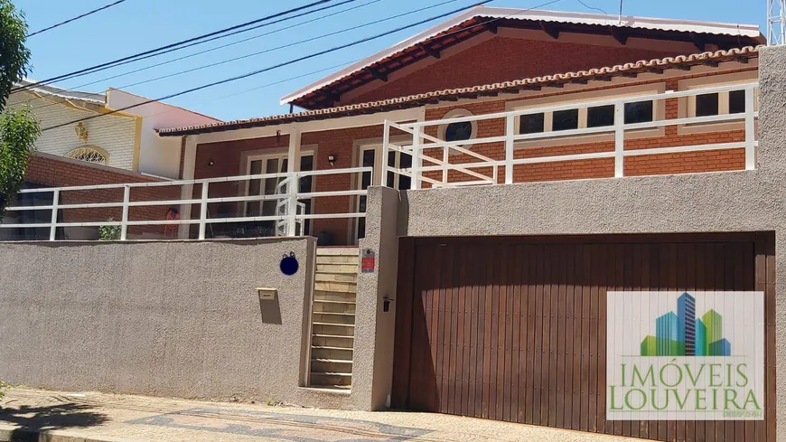 Foto 1 de Casa com 3 Quartos à venda, 198m² em Jardim Celani, Valinhos