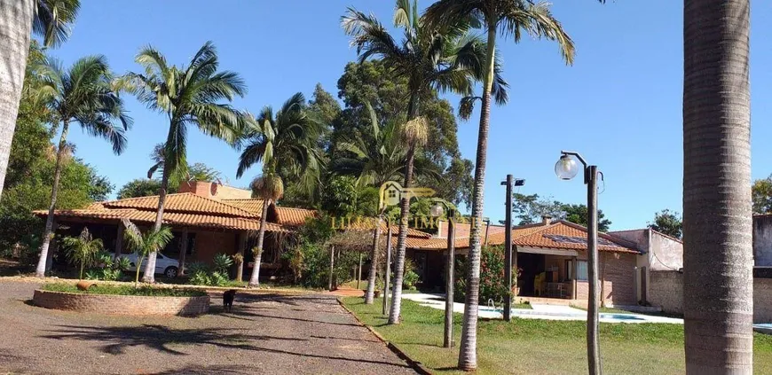 Foto 1 de Fazenda/Sítio com 4 Quartos à venda, 442m² em Chácara Flora Araraquara, Araraquara