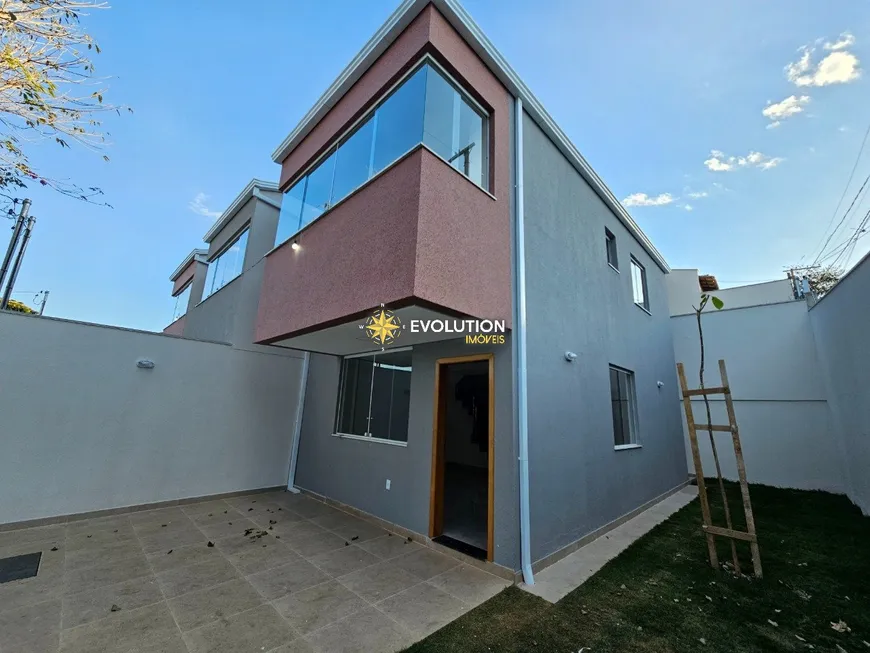 Foto 1 de Casa com 3 Quartos à venda, 195m² em Itapoã, Belo Horizonte