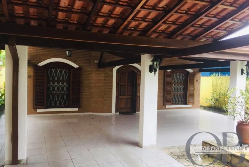 Foto 1 de Casa com 3 Quartos à venda, 252m² em Itaguá, Ubatuba