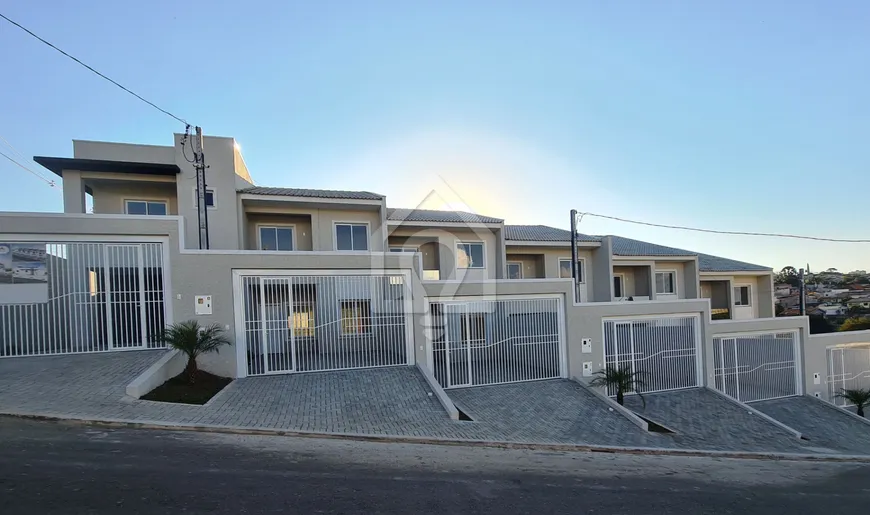 Foto 1 de Sobrado com 3 Quartos à venda, 114m² em Oficinas, Ponta Grossa