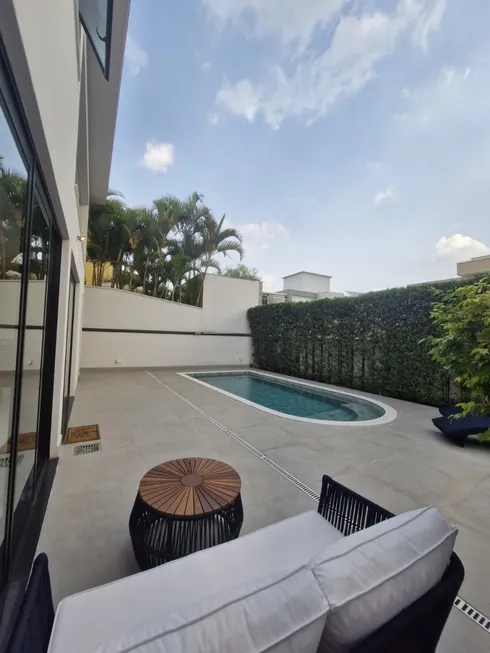 Foto 1 de Casa de Condomínio com 4 Quartos à venda, 435m² em Alphaville, Santana de Parnaíba
