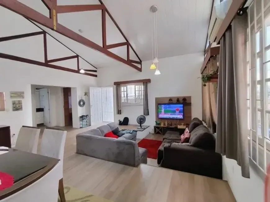 Foto 1 de Casa com 4 Quartos à venda, 204m² em Estreito, Florianópolis