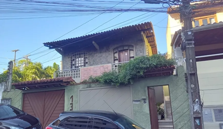 Foto 1 de Casa com 6 Quartos à venda, 280m² em Candeal, Salvador