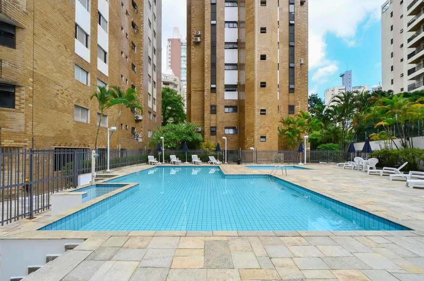 Foto 1 de Apartamento com 3 Quartos à venda, 90m² em Vila Uberabinha, São Paulo