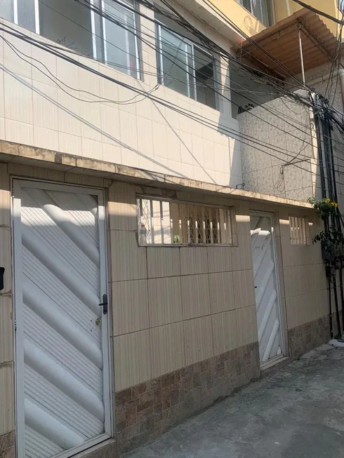 Foto 1 de Casa com 2 Quartos para alugar, 50m² em  Vila Valqueire, Rio de Janeiro