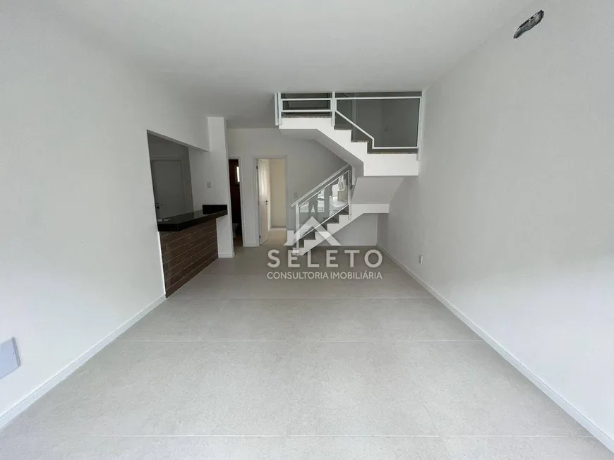 Foto 1 de Casa de Condomínio com 3 Quartos à venda, 119m² em Itaipu, Niterói