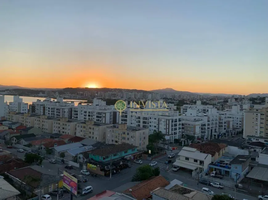 Foto 1 de Apartamento com 3 Quartos à venda, 68m² em Abraão, Florianópolis