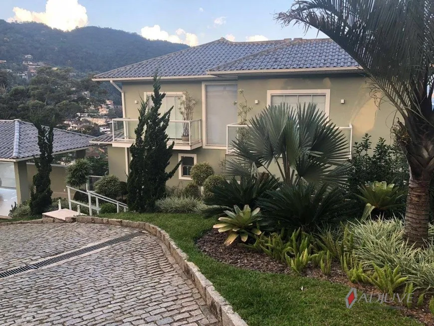 Foto 1 de Casa de Condomínio com 5 Quartos à venda, 380m² em Mosela, Petrópolis