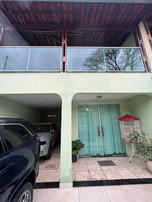 Foto 1 de Casa com 3 Quartos à venda, 200m² em Pongelupe Barreiro, Belo Horizonte