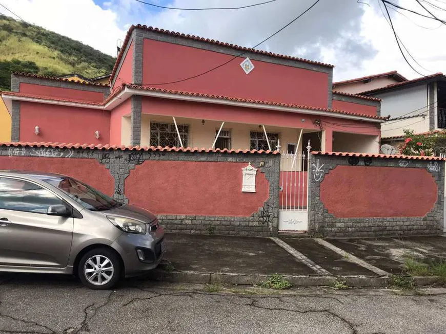 Foto 1 de Casa com 3 Quartos à venda, 158m² em Jardim Sulacap, Rio de Janeiro
