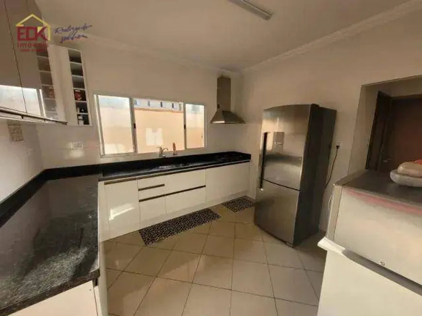 Foto 1 de Sobrado com 4 Quartos à venda, 182m² em Residencial União, São José dos Campos