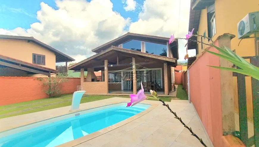 Foto 1 de Casa com 3 Quartos à venda, 200m² em Horto Florestal, Ubatuba
