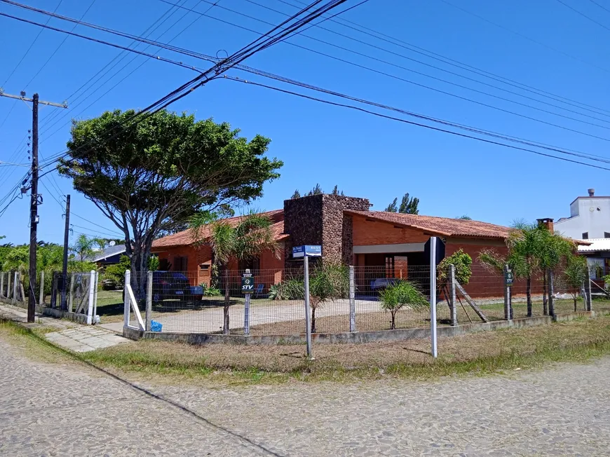 Foto 1 de Casa com 4 Quartos à venda, 222m² em Atlantida, Xangri-lá