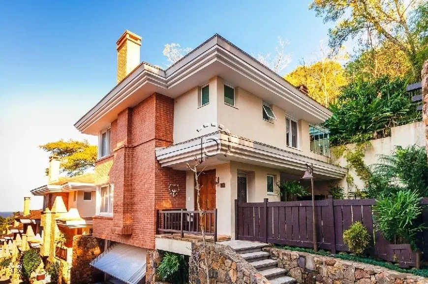 Foto 1 de Casa de Condomínio com 3 Quartos à venda, 466m² em Pedra Redonda, Porto Alegre