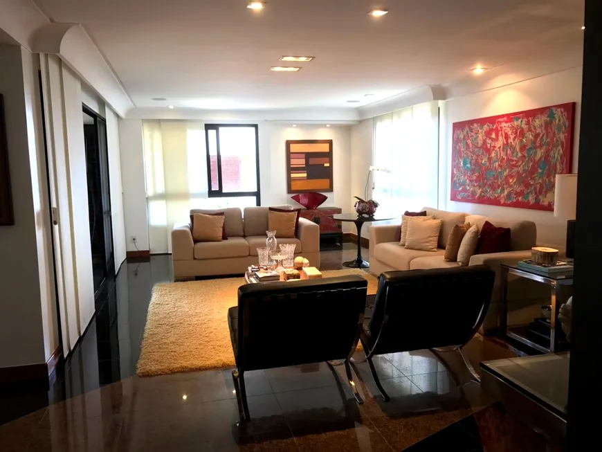 Foto 1 de Apartamento com 4 Quartos à venda, 225m² em Itaigara, Salvador