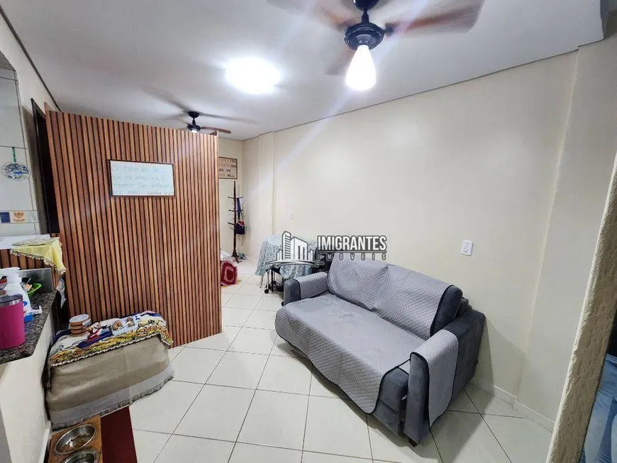 Foto 1 de Kitnet com 1 Quarto à venda, 28m² em Vila Guilhermina, Praia Grande