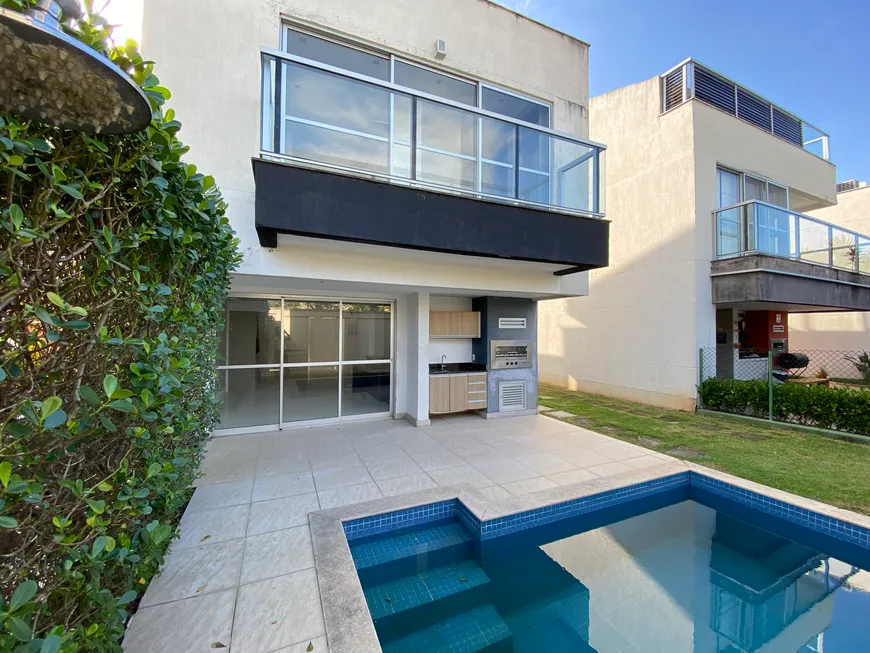 Foto 1 de Casa com 3 Quartos à venda, 268m² em Recreio Dos Bandeirantes, Rio de Janeiro