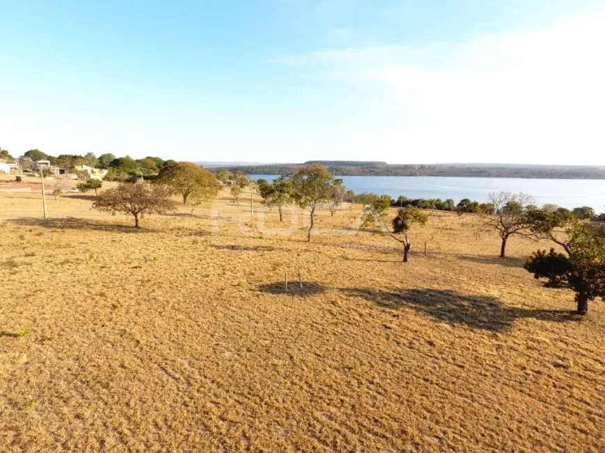 Foto 1 de Fazenda/Sítio à venda, 1031m² em Vila Pinhal, Itirapina