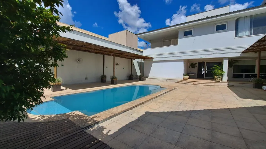 Foto 1 de Casa com 5 Quartos à venda, 606m² em Altamira, Uberlândia