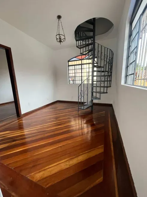 Foto 1 de Casa com 4 Quartos à venda, 55m² em Dona Clara, Belo Horizonte