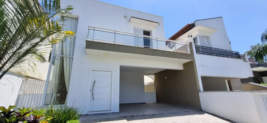 Foto 1 de Casa com 3 Quartos à venda, 160m² em Residencial Colinas, Mogi das Cruzes