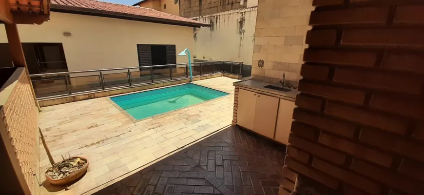 Foto 1 de Casa com 4 Quartos à venda, 259m² em Itapoã, Belo Horizonte