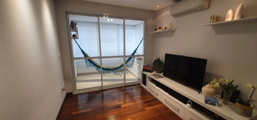 Foto 1 de Apartamento com 2 Quartos à venda, 65m² em Vila Romana, São Paulo