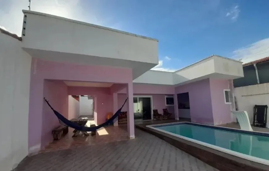 Foto 1 de Casa com 3 Quartos à venda, 150m² em Belmira Novaes, Peruíbe