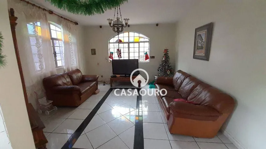 Foto 1 de Casa com 3 Quartos à venda, 187m² em Sagrada Família, Belo Horizonte