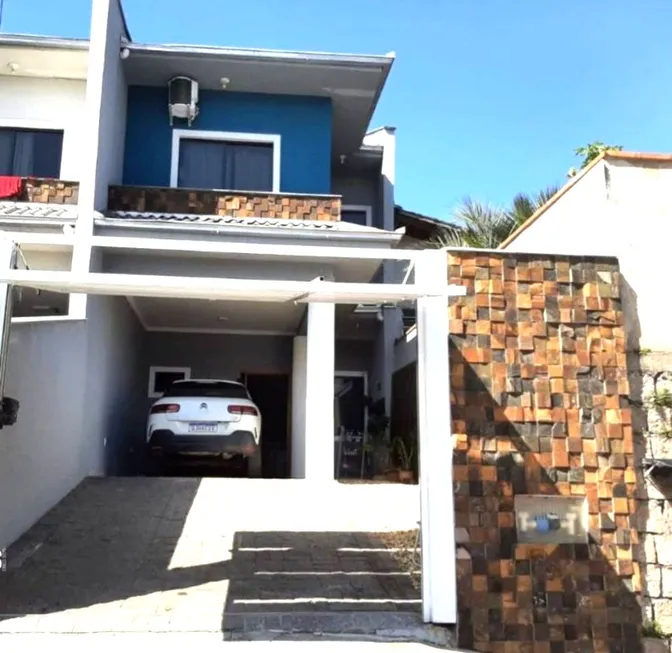 Foto 1 de Casa com 3 Quartos à venda, 97m² em Costa E Silva, Joinville