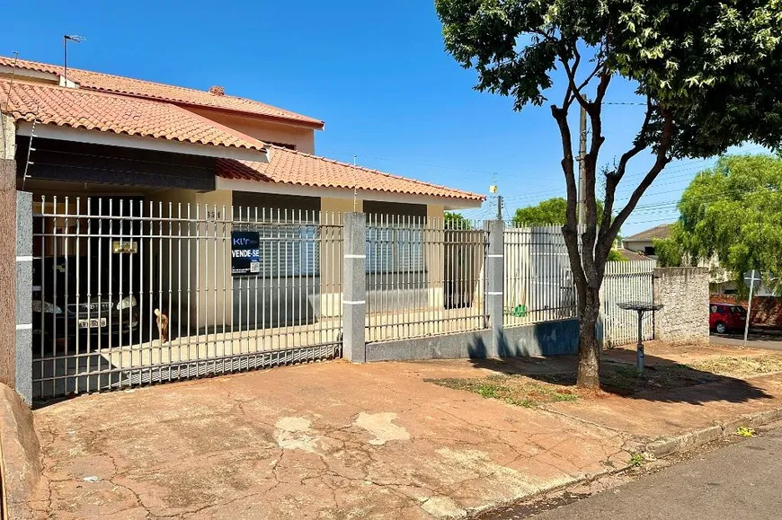 Foto 1 de Casa com 3 Quartos à venda, 327m² em Jardim Pinheiros, Maringá