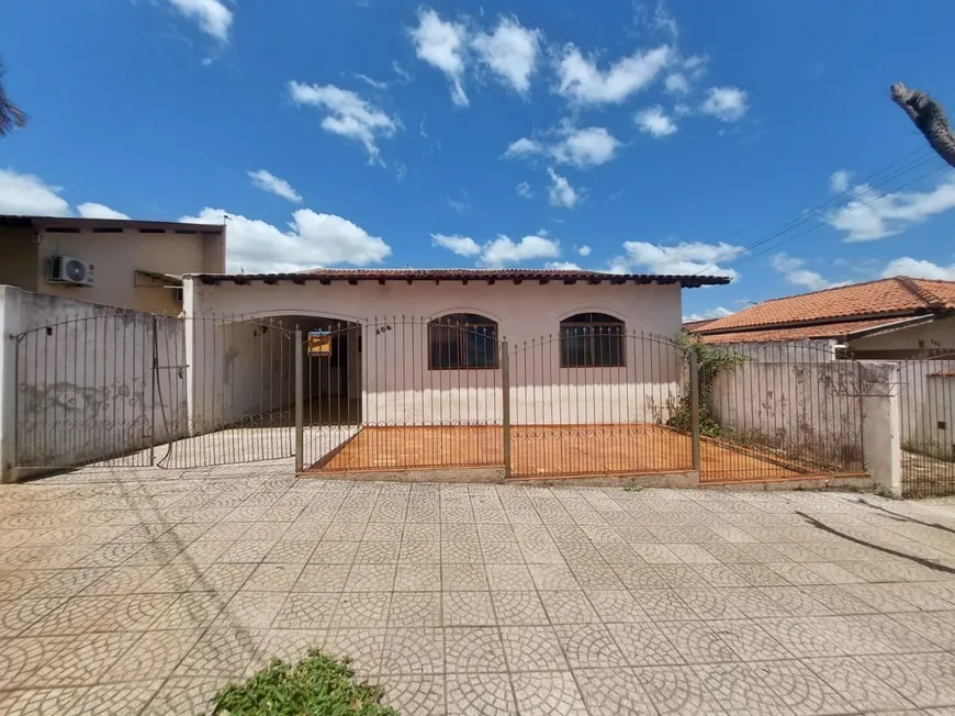 Foto 1 de Casa com 5 Quartos à venda, 120m² em Centro, Ibiporã