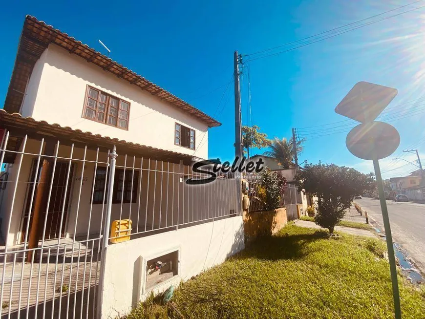 Foto 1 de Casa com 2 Quartos à venda, 64m² em Extensão do Bosque, Rio das Ostras