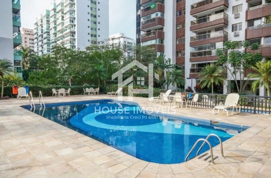 Foto 1 de Apartamento com 4 Quartos à venda, 116m² em Jacarepaguá, Rio de Janeiro