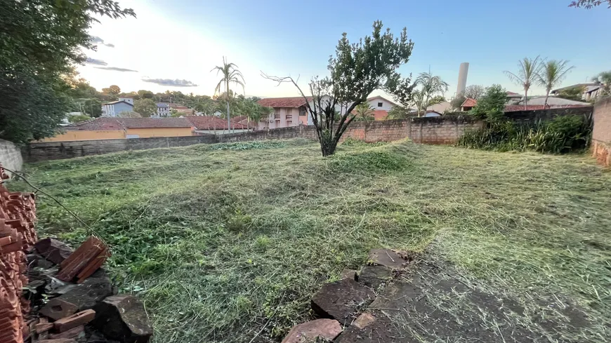 Foto 1 de Lote/Terreno à venda, 815m² em Centro, Brotas