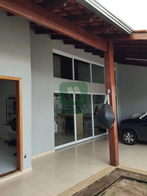 Foto 1 de Casa com 3 Quartos à venda, 200m² em Pampulha, Uberlândia