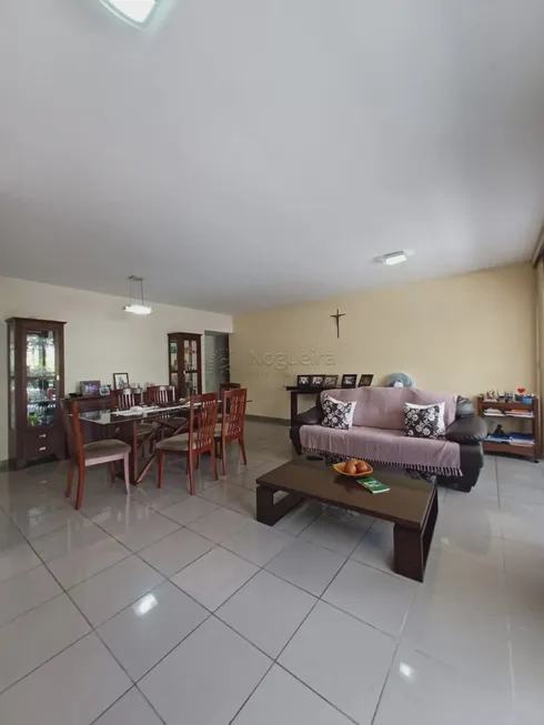 Foto 1 de Apartamento com 4 Quartos à venda, 161m² em Boa Viagem, Recife