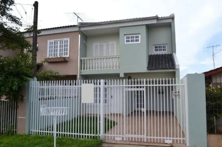 Foto 1 de Sobrado com 3 Quartos à venda, 96m² em Uberaba, Curitiba
