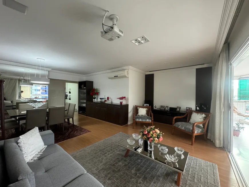 Foto 1 de Apartamento com 4 Quartos à venda, 230m² em Praia da Costa, Vila Velha