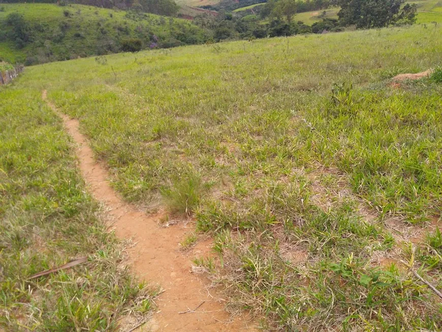 Foto 1 de Lote/Terreno à venda, 300000m² em Zona Rural, Oliveira